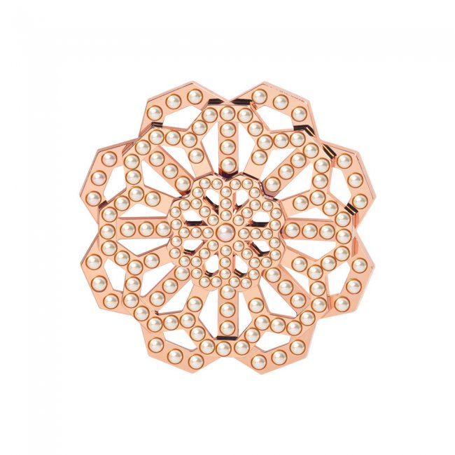 Pearl Infinity Flower brooch in rose gold plated brass