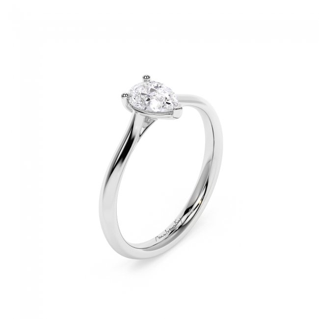 18 KT White Gold Classic Engagement Ring Pear Cut 0.50 CT