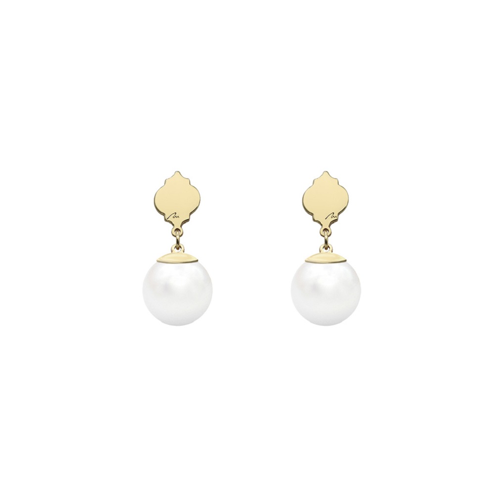 14 KT yellow gold Pearls of Orient earrings